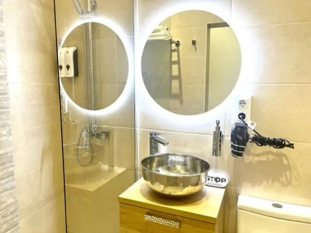 Guest house Front Arc