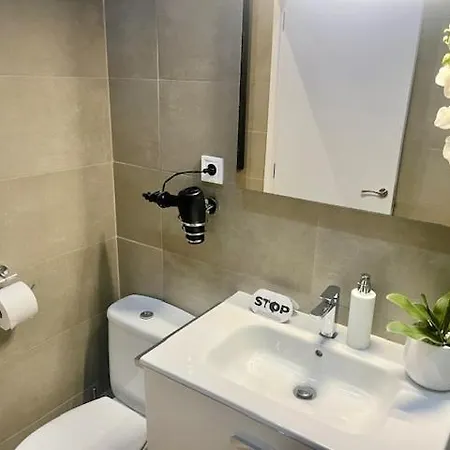 Front Arc Guest house *